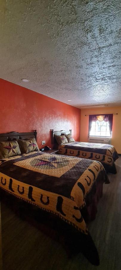 Chaparral Motel Hallettsville Bagian luar foto